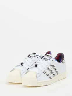 Adidas – Sneaker aus Synthetik in Weiß mit Grafikprint