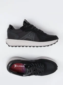 Allrounder – Outdoor-Sneaker aus Veloursleder und Mesh