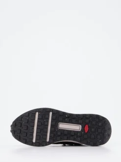 Allrounder – Outdoor-Sneaker aus Veloursleder und Mesh