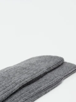 Alto Milano – Feinstricksocken aus Wolle in Grau