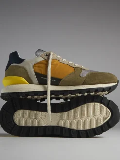 Ambitious – Retro-Sneaker aus Veloursleder Senfgelb