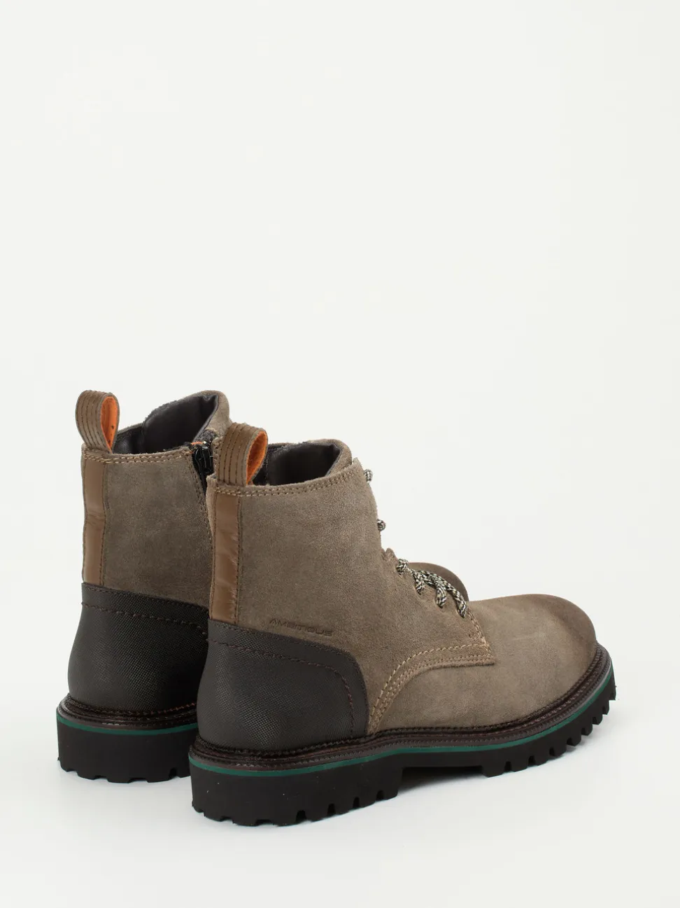 Ambitious – Schnürboots aus Veloursleder in Taupe