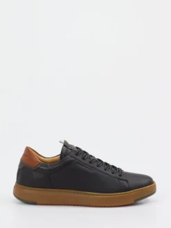 Ambitious – Sneaker aus Kalbleder in Schwarz