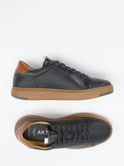 Ambitious – Sneaker aus Kalbleder in Schwarz