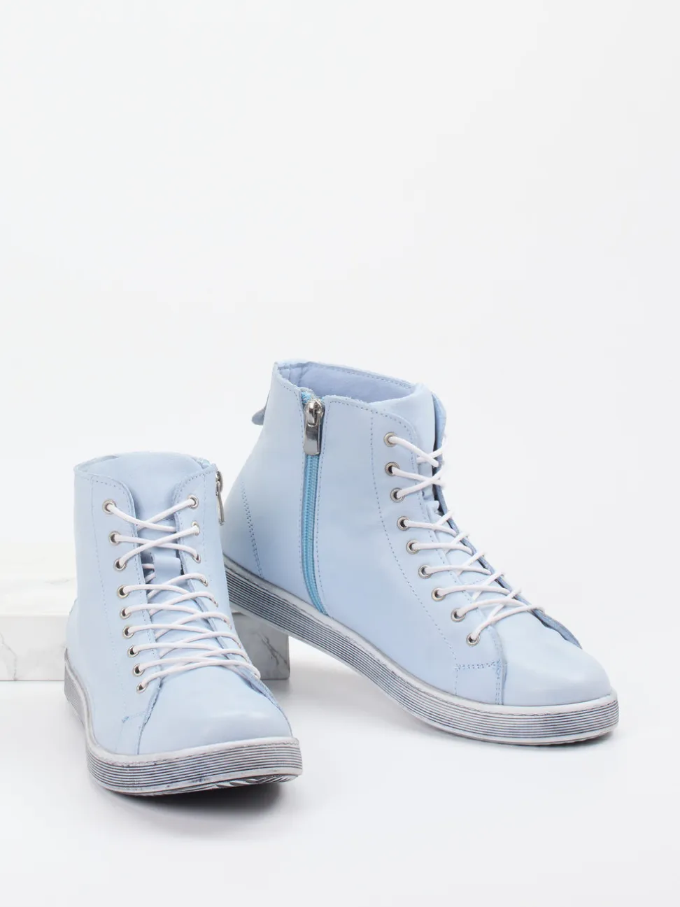 Andrea Conti – High-Top Sneaker aus Kalbleder hellblau