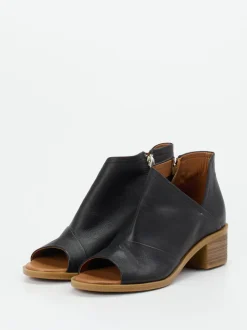 Andrea Conti – Peep-Toe-Stiefelette aus Kalbleder schwarz