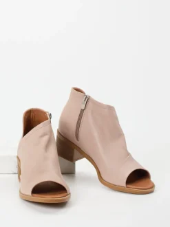 Andrea Conti – Stiefelette aus Kalbleder Rosébeige
