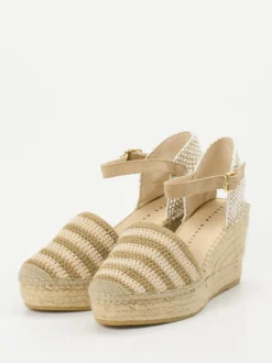 Andrea Puccini – Keilsandaletten aus Textil in Beige