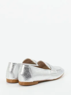 Andrea Puccini – Loafer aus Metallic-Glattleder silber