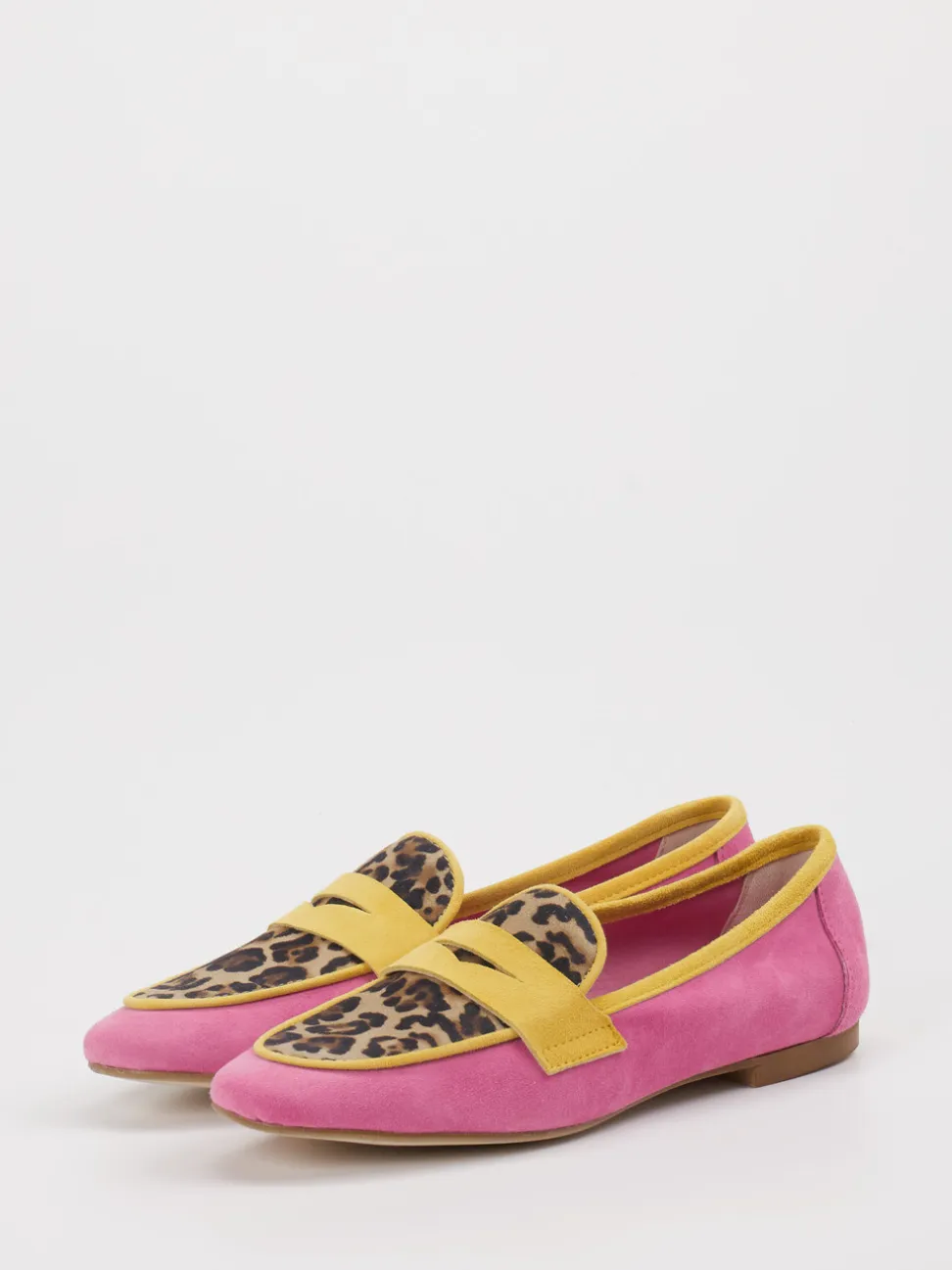 Andrea Puccini – Slipper aus Veloursleder mit Animal-Print