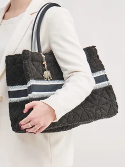 ANOKHI – Shopper