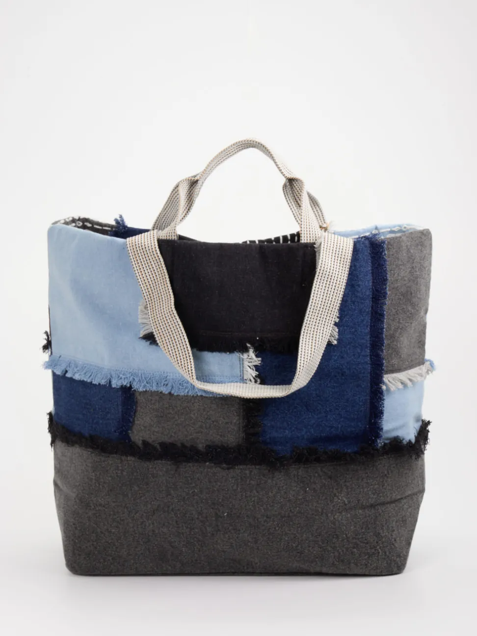 ANOKHI – Shopper aus Textil im Patchwork-Design