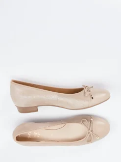 Ara – Ballerinas aus Metallicleder beige glänzend