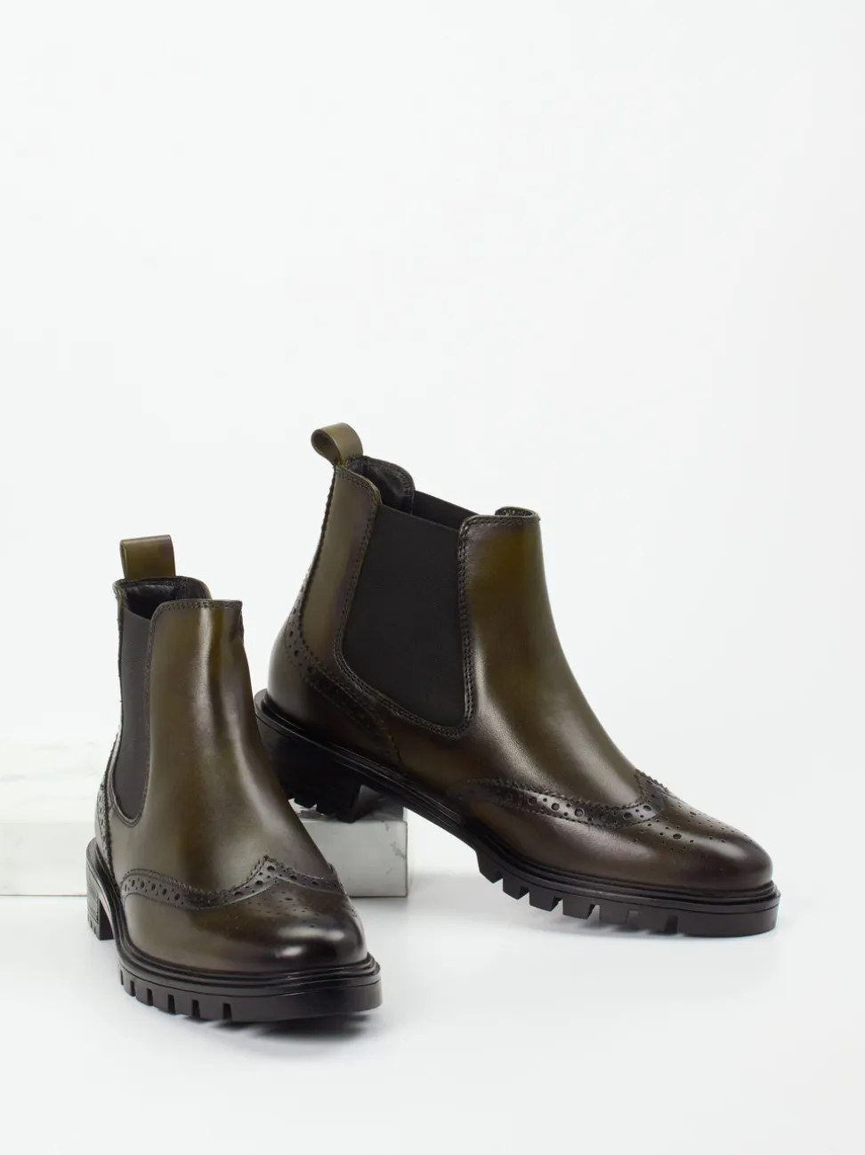 Ara – Chelsea-Stiefelette aus Kalbleder olivgrün
