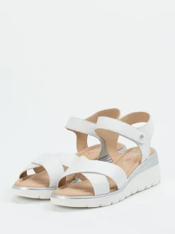 Ara – Keilsandalette aus Kalbleder in Weiß