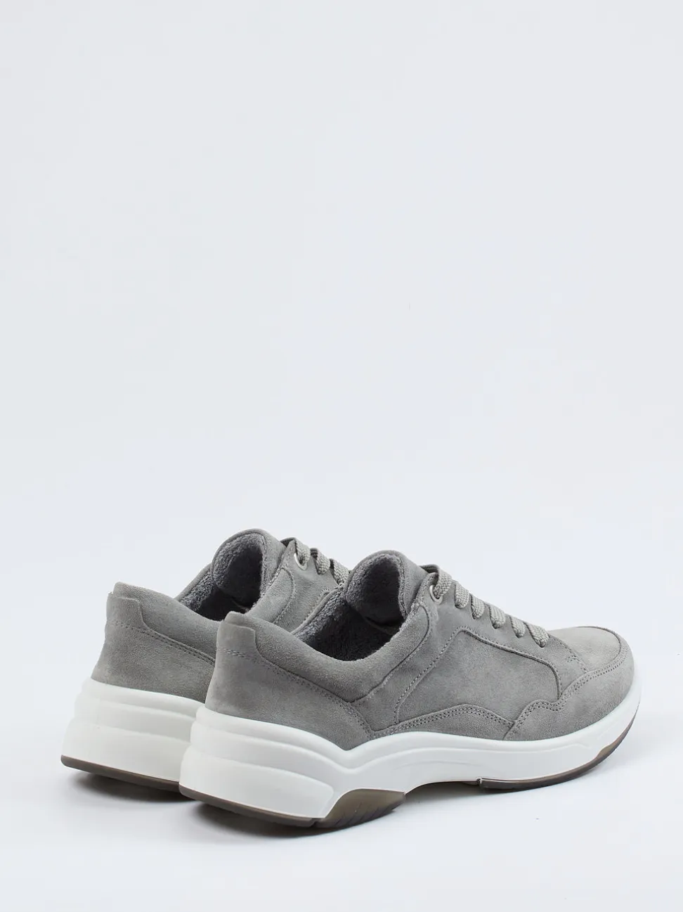 Ara – Komfort-Sneaker aus Veloursleder hellgrau