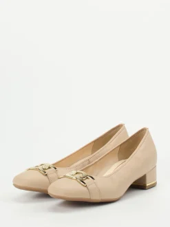 Ara – Pumps aus Kalbleder mit Zierkette beige