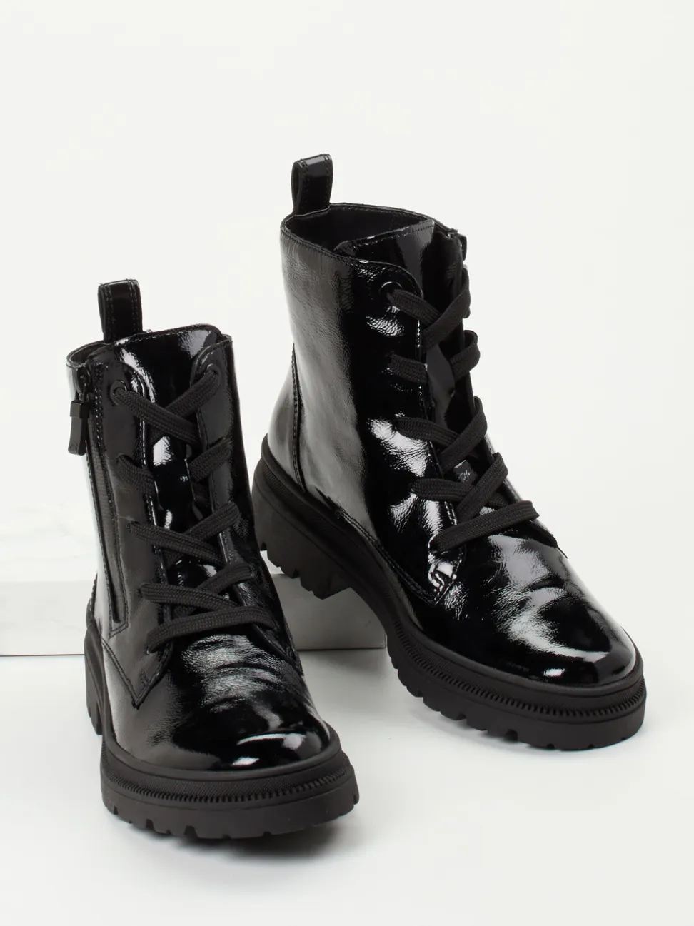 Ara – Schnürstiefelette aus Lackleder Schwarz