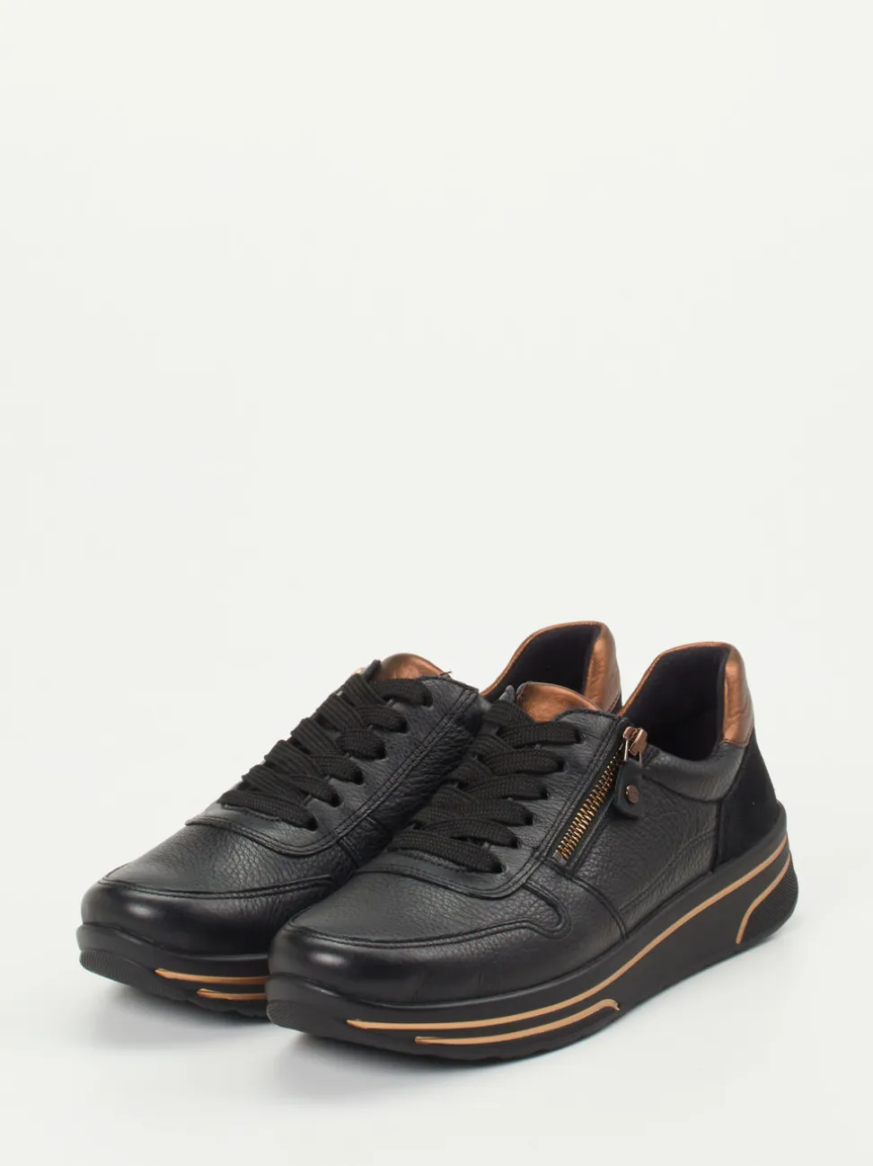 Ara – Sneaker aus Kalbleder in Schwarz mit Metallic-Details
