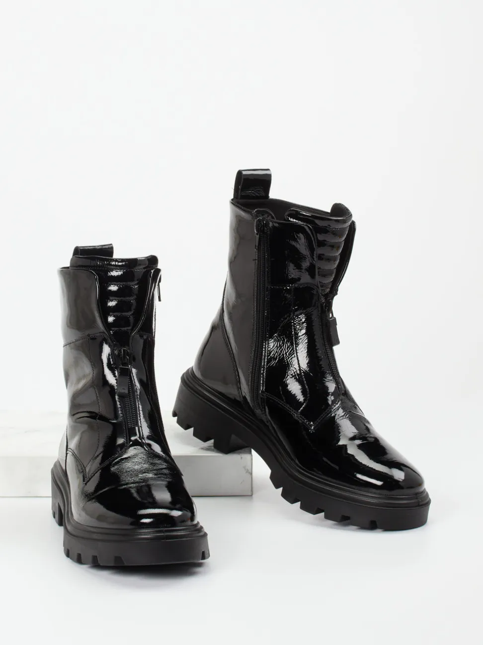 Ara – Stiefeletten aus Lackleder schwarz glänzend