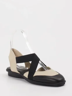 Arche – Geschlossene Zehensandalen aus Leder Beige