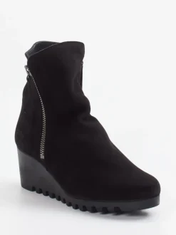 Arche – Keilabsatz-Stiefelette aus Nubukleder schwarz