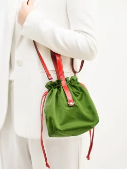AU 79 – Beuteltasche aus Textil und Leder grasgrün