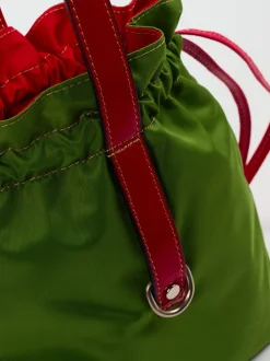 AU 79 – Beuteltasche aus Textil und Leder grasgrün