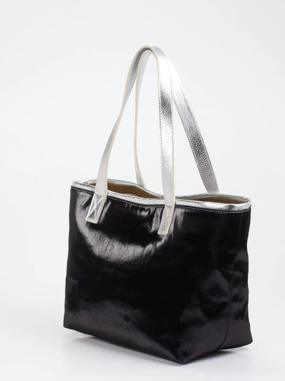 AU 79 – Shopper