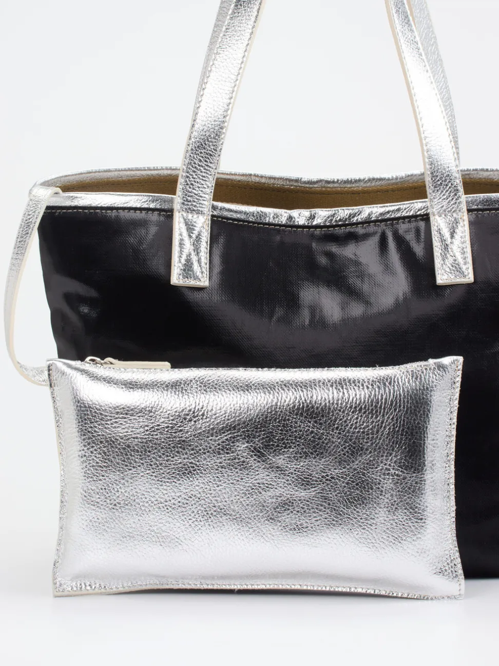 AU 79 – Shopper