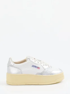 Autry – Plateau-Sneaker aus Leder in Weiß