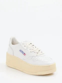 Autry – Platform-Sneaker aus Leder weiß-beige