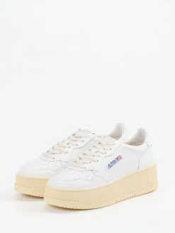 Autry – Platform-Sneaker aus Leder weiß-beige