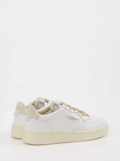 Autry – Sneaker aus Kalbleder mit Goldakzenten