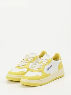 Autry – Sneaker aus Leder in Pastellgelb