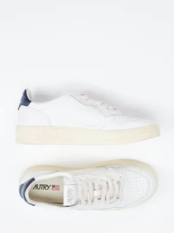 Autry – Sneaker aus Leder in Offwhite