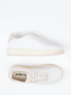 Autry – Sneaker aus Leder mit Pastellakzenten