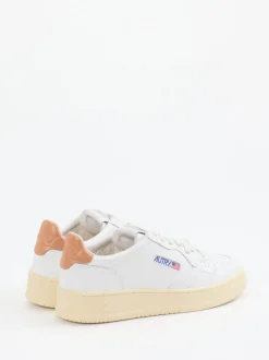 Autry – Sneaker aus Leder in Off-White