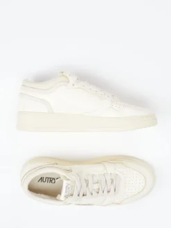 Autry – Sneaker aus Leder in Cremeweiß