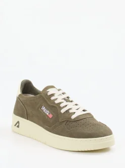 Autry – Sneaker aus Veloursleder in Olivgrau