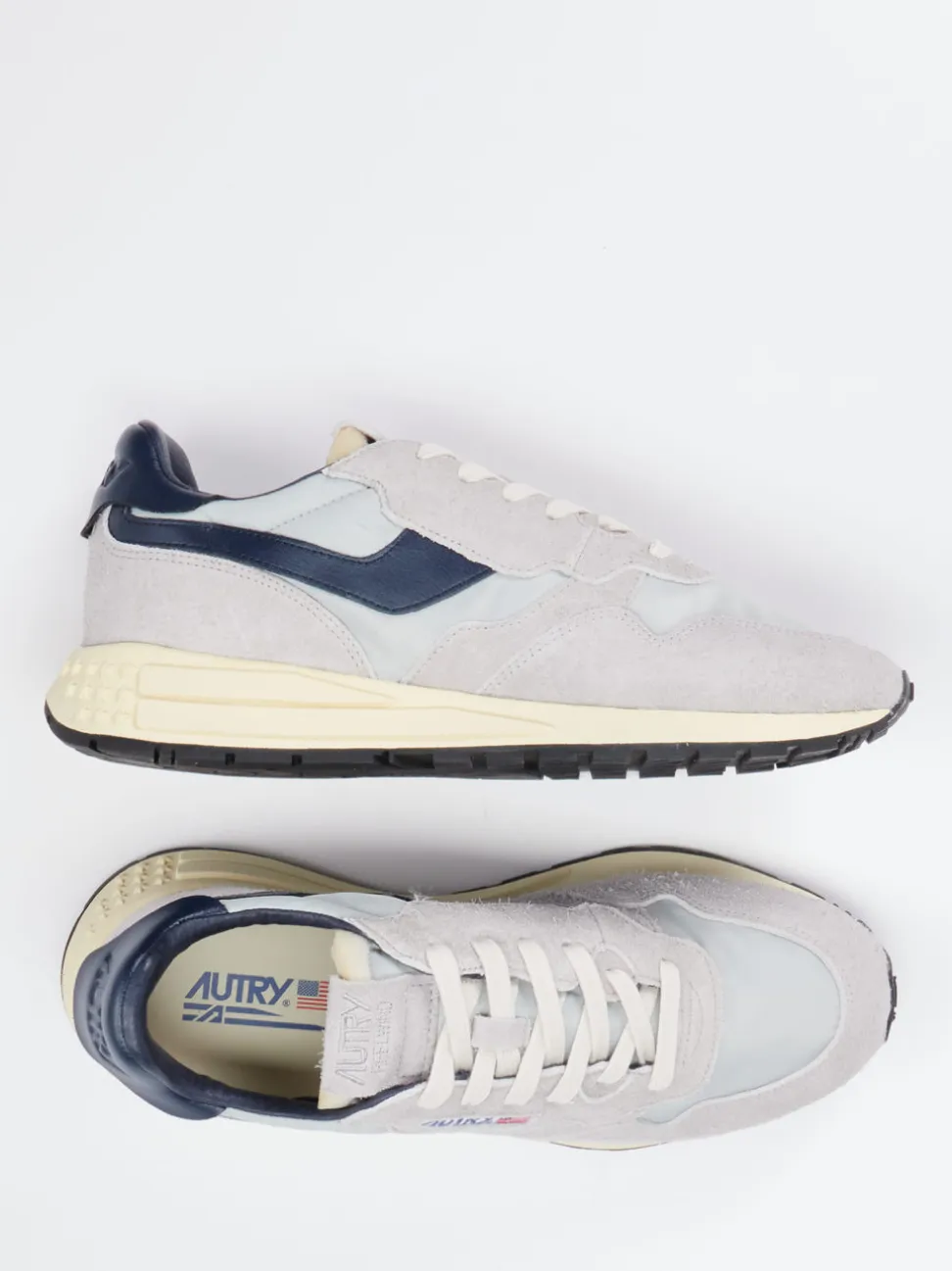 Autry – Sneaker aus Veloursleder und Nylon hellgrau