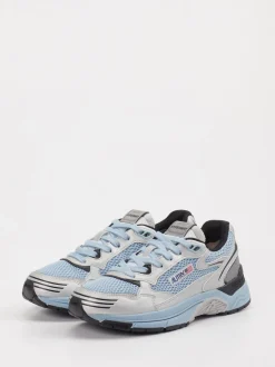 Autry – Sneaker aus Velour und Textil hellblau