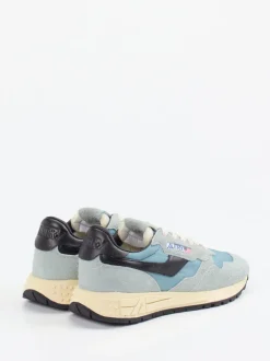 Autry – Sneaker aus Velour/Textil Pastellblau