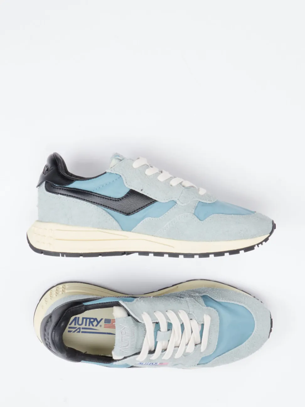 Autry – Sneaker aus Velour/Textil Pastellblau