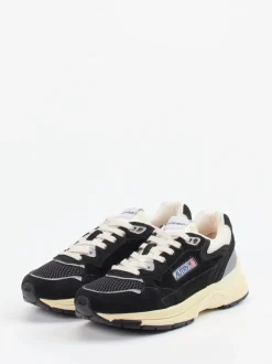 Autry – Sneaker aus Velour/Textil in Schwarz