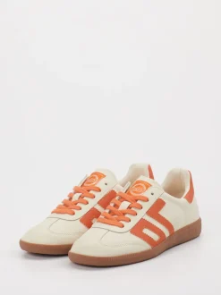 Back 70 – Retro-Sneaker aus Kalbleder cremeweiß