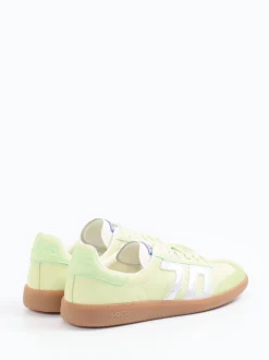 Back 70 – Retro-Sneaker aus Veloursleder und Nylon grün