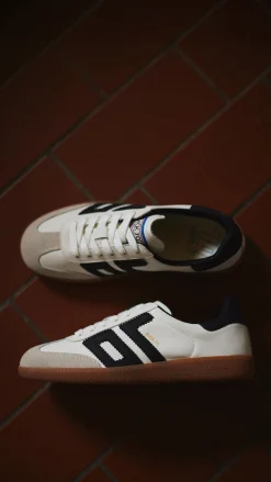 Back 70 – Retro-Sneaker aus Veloursleder Weiß
