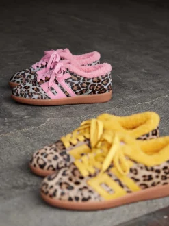 Back 70 – Sneaker aus Fell in Rosa-Leolook