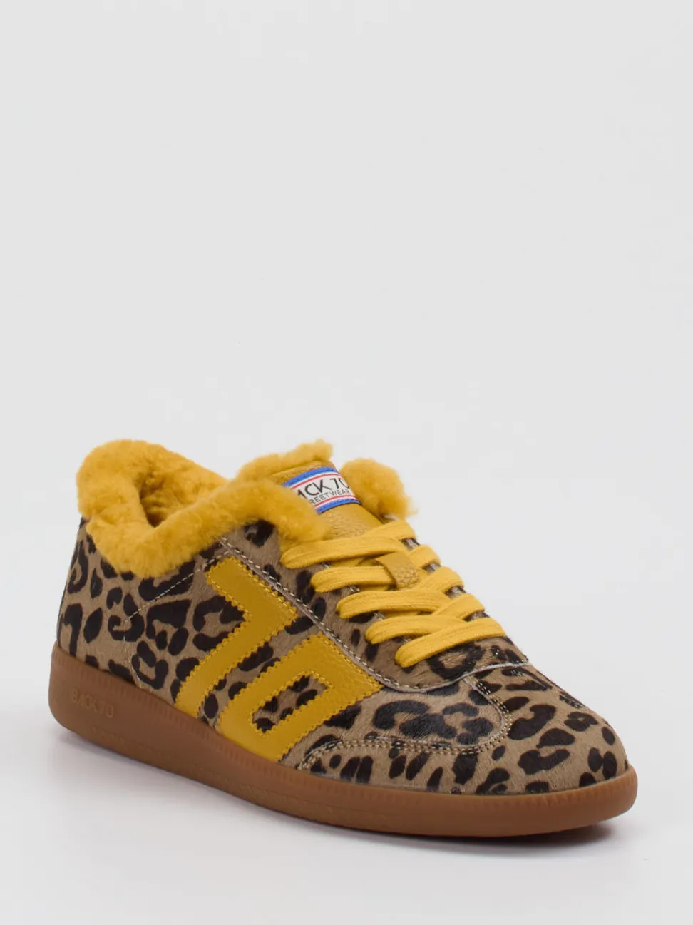 Back 70 – Sneaker aus Fell mit Leoprint und Kunstfell